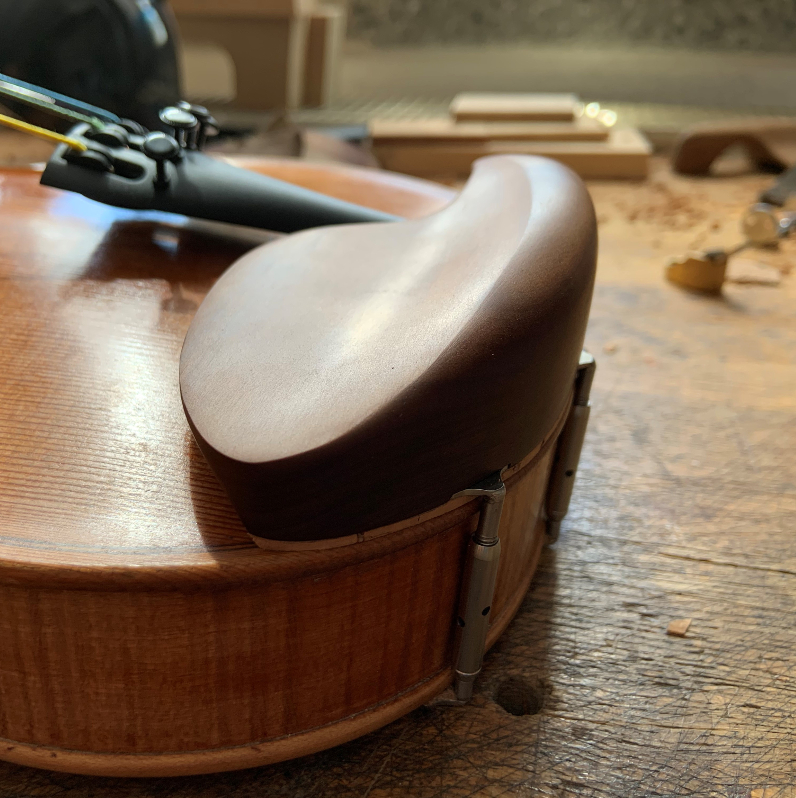 Violin chinrest Stüber model