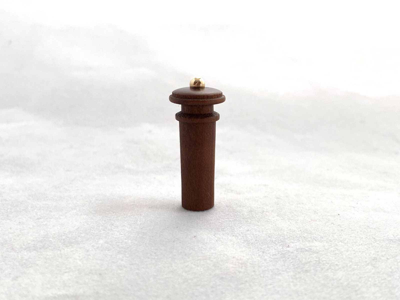 Endknopf-mit-kante-boxwood-gold4