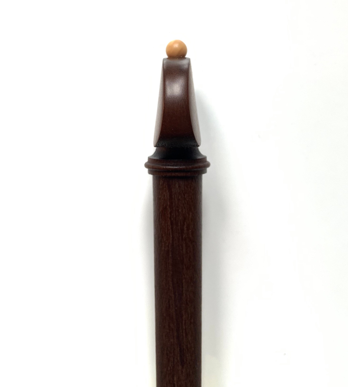 Wirbel-Dark-Boxwood-engmodell-weisser-knopf3